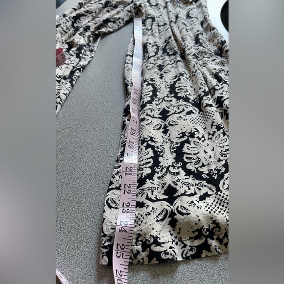 Angie Black & Beige Jumpsuit/Romper Size Medium - Picture 15 of 16